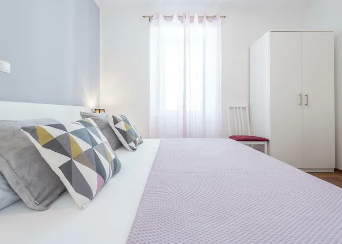 Fora Apartments