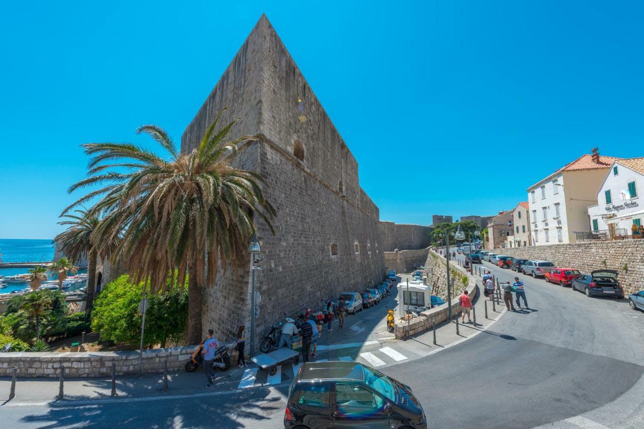 Apartament Fora *
