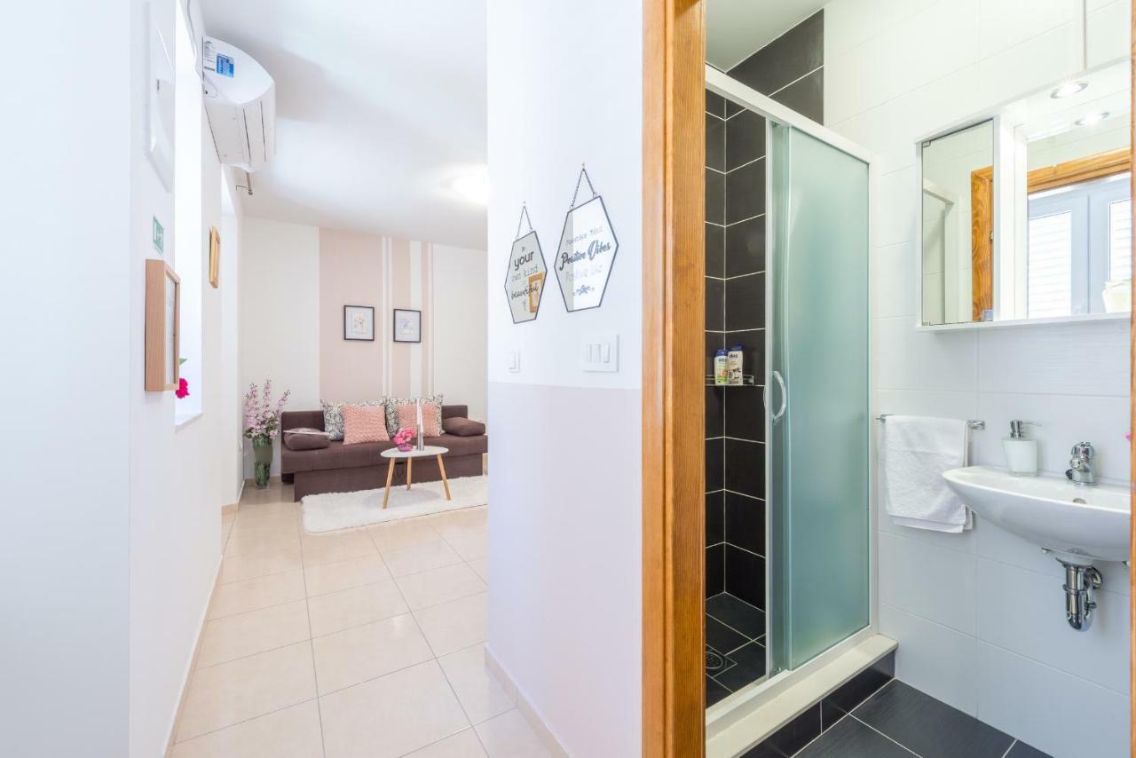 Apartament Fora